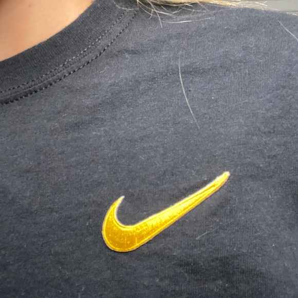 Nike tee - Picture 2 of 2